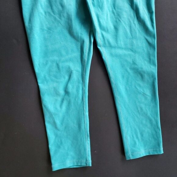 Cory Vines Light Blue Workout Capris - Picture 5 of 9